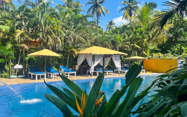 juSTa  Morjim Beach Resort and Spa