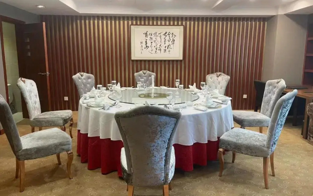 Starway Hotel Dalian Railway Station