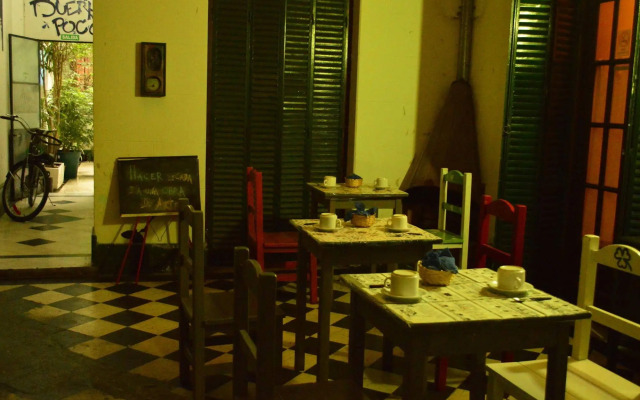 Vi Luz y Entré Hostel