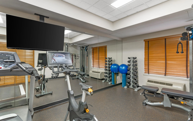 Best Western Plus Pembina Inn & Suites