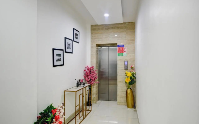 OYO Rooms 813 near Omaxe City Centre