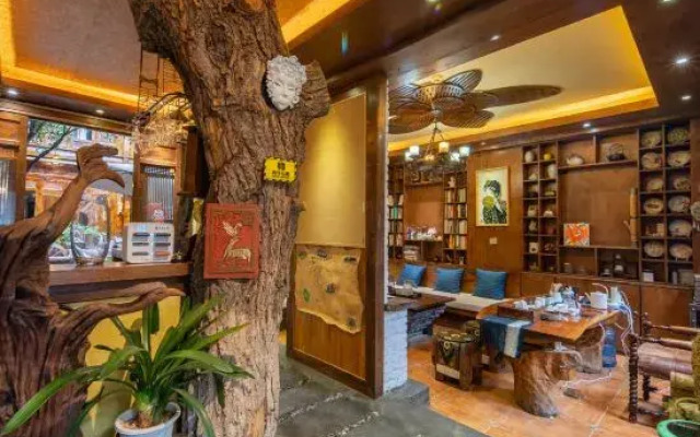 Lijiang Huayu Chain Courtyard Inn