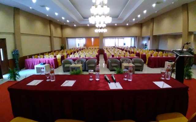 Red Chilies Hotel