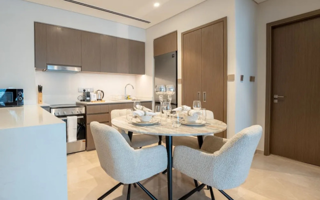 Downtown Luxe 1BR Vibes at Grande