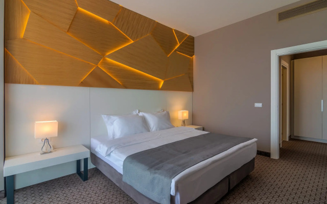 Nyota Hotel & Conference Center