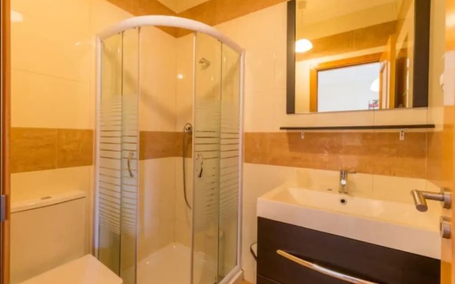 Villa - 5 Bedrooms with Pool - 107747
