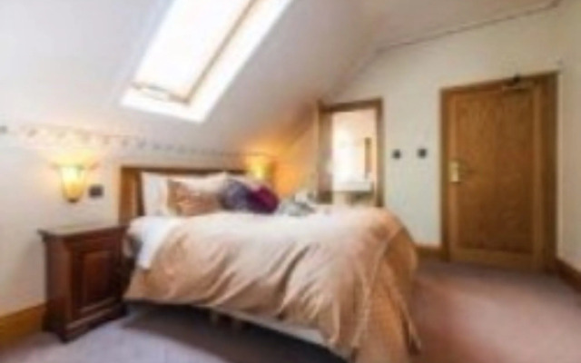 The Saddleworth Hotel