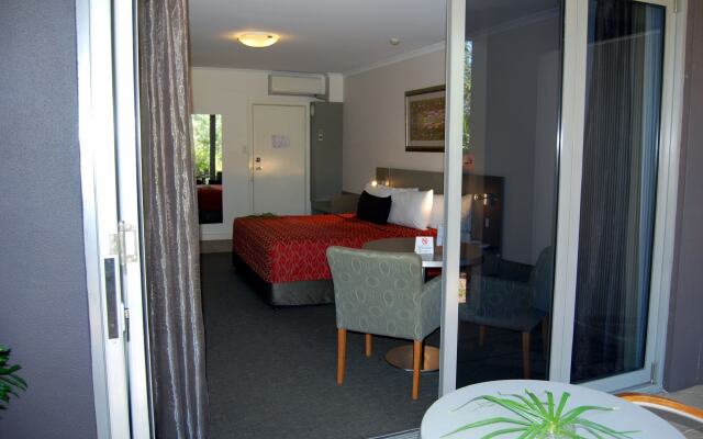 Stay at Alice Springs Hotel