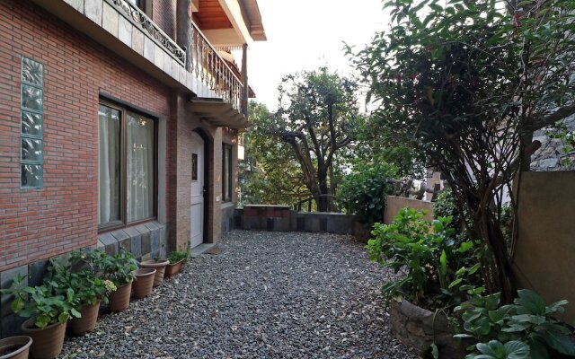 OYO 14005 Home Lake View 2BHK Zoo Road