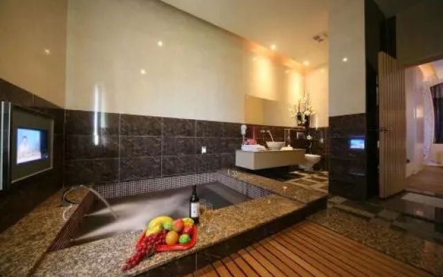 Hua Mu Lan Hotel