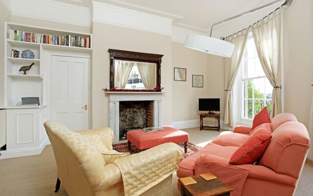 Flat B No. 01 Clifton Terrace