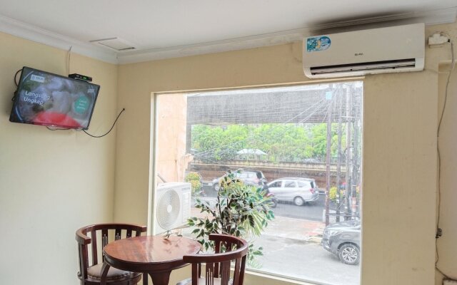 Metro Hotel Bekasi by Cocotel