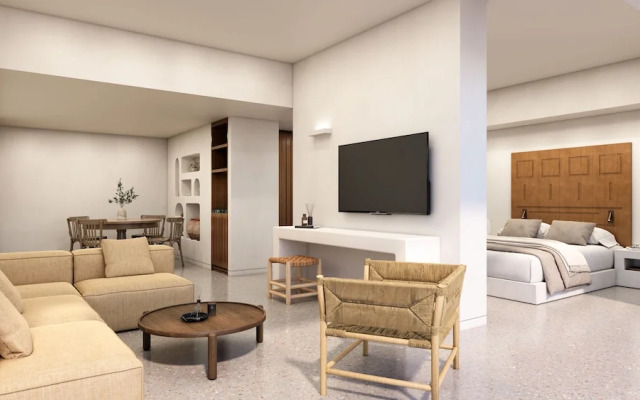 Tinos Beach Hotel & Suites