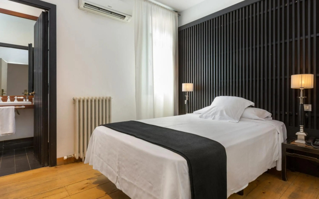The Park Hotel Piraeus