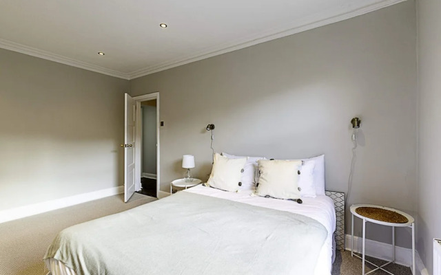 Contemporary and Spacious Kensington Home