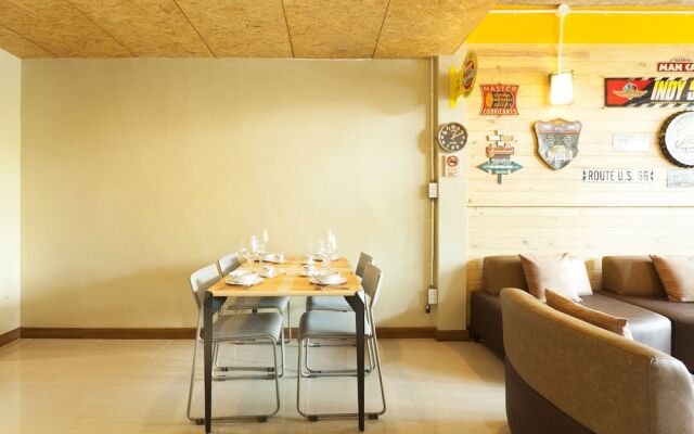 Near Shopping Mall/Old Town R.