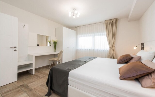 Nice Home in Novalja With Wifi and 2 Bedrooms