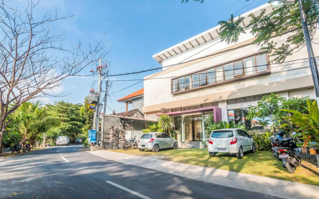 ZEN Premium Seminyak Eka Laweya