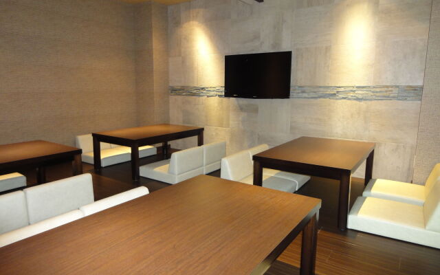 Capsule Hotel Wellbe Sakae - Caters to Men