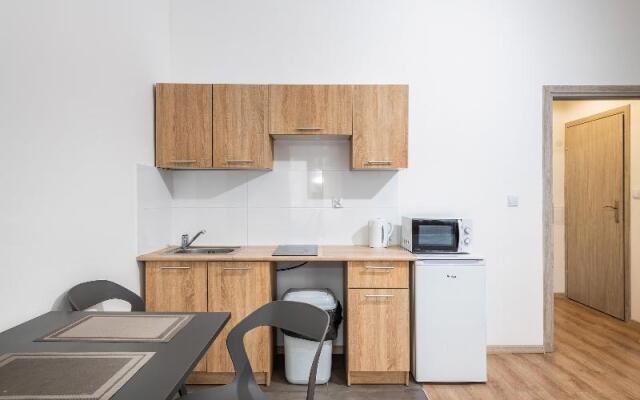 Queen Apartments