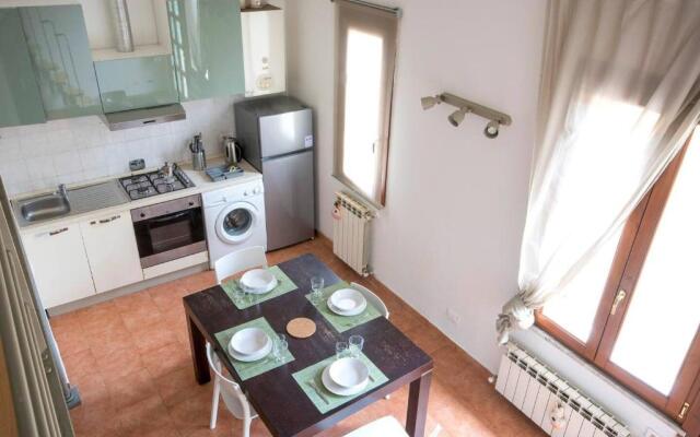 ALTIDO Spacious Apt for 4 in Pisan Residential Area