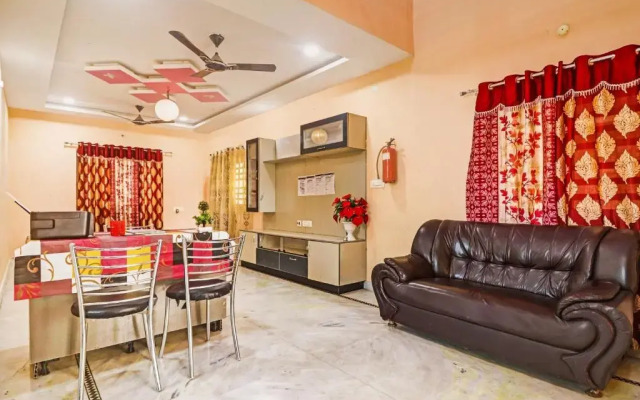 OYO Royal Stay Near Mantra Mall
