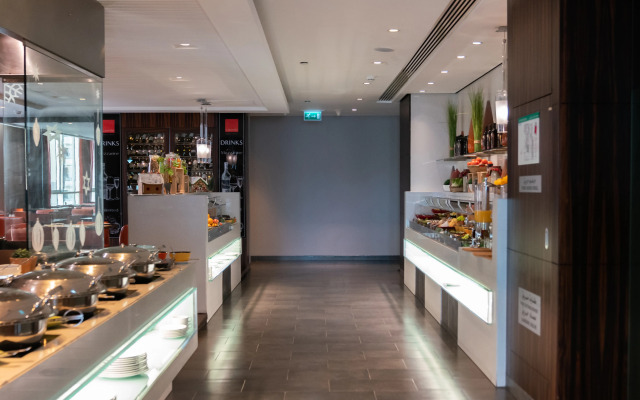 Centro Al Manhal by Rotana