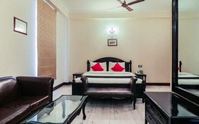 Capital O 353 Hotel Four Boutique
