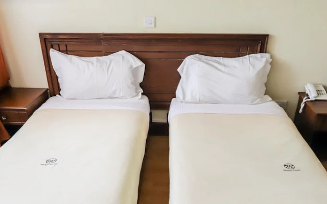 Maxoil Hotel