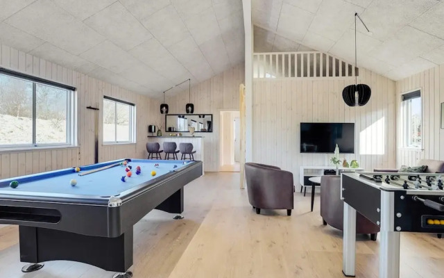 5 Star Holiday Home in Albaek
