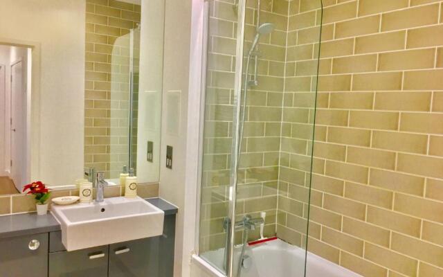 Dockland Excel 2 Bedroom Apartment