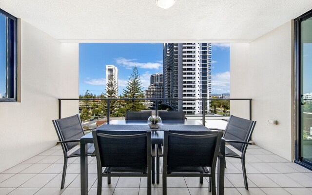 Broadbeach on the Park 2 Bedroom Apartment
