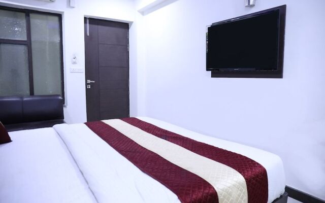 OYO 14867 Hotel Aashadeep