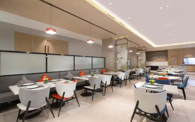 Holiday Inn Express Chengdu Wuhou New City