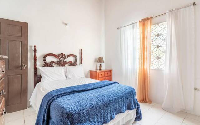Impeccable 2-bed House in Montego Bay