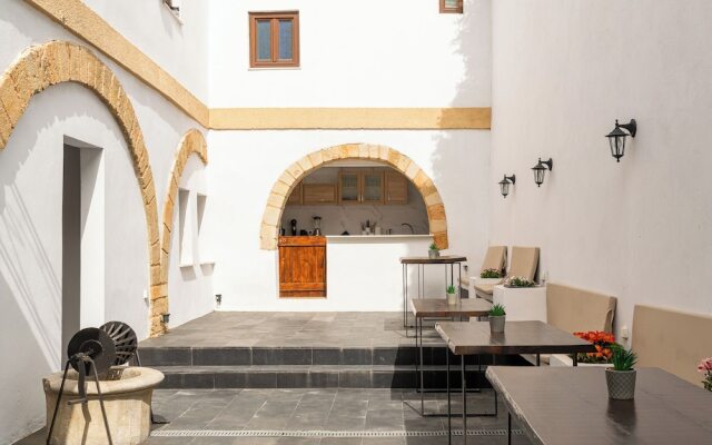 Ancient Knights Luxury Suites