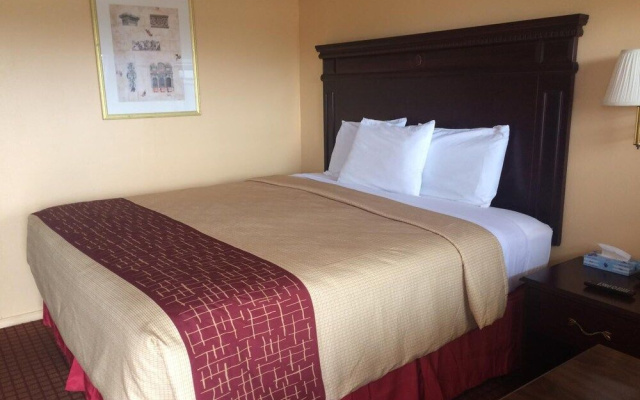 DeQueen Courtyard Inn