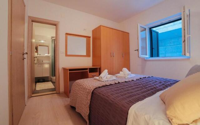 Apartments Villa Carica