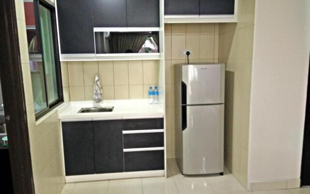 Indah Alam Condo