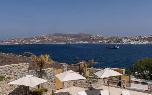 Villa Veneta at Ornos Sea View