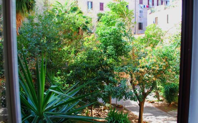 In Roma Vale & Hillary Colosseo