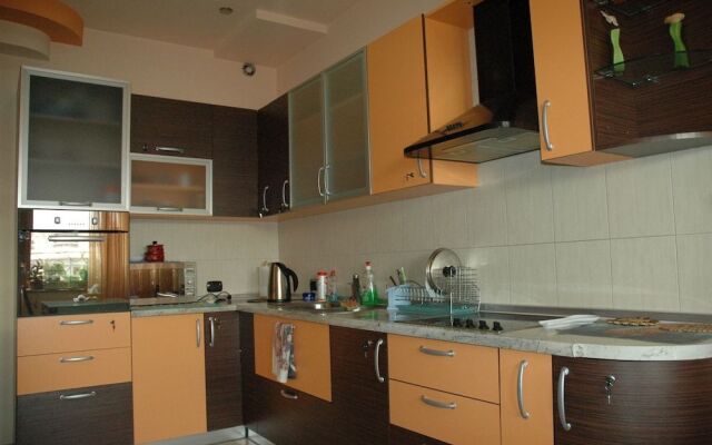 Luxury Apartment In The City Heart On North Avenue