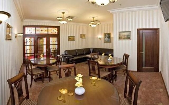 Гостиный Дом