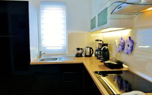 Villa Doris With Heated Pool gym and Kids Playground