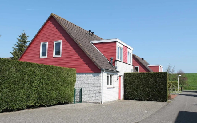 Nice Holiday Home With Garden Near Beach