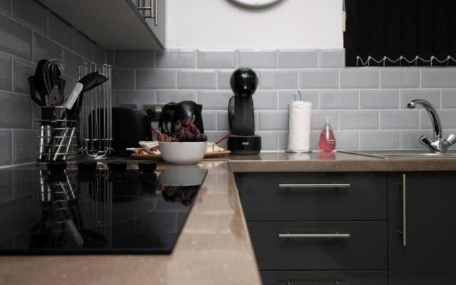Tavi 3 by Mia Living Modern 1 bedroom apartment