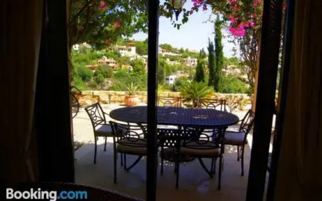 Kamares Villa