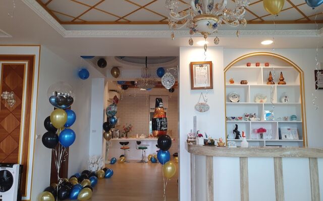 Honeysuckle Family Castle