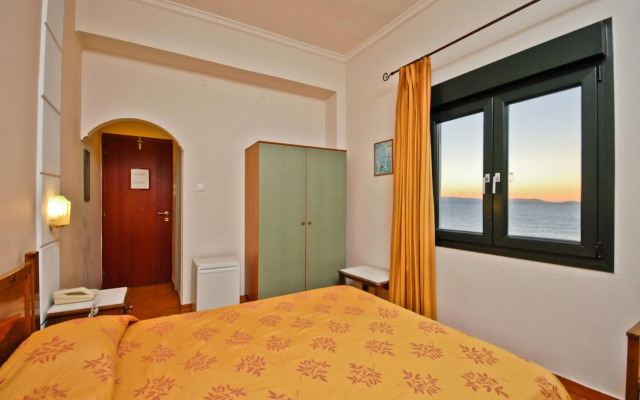 Coronis Hotel