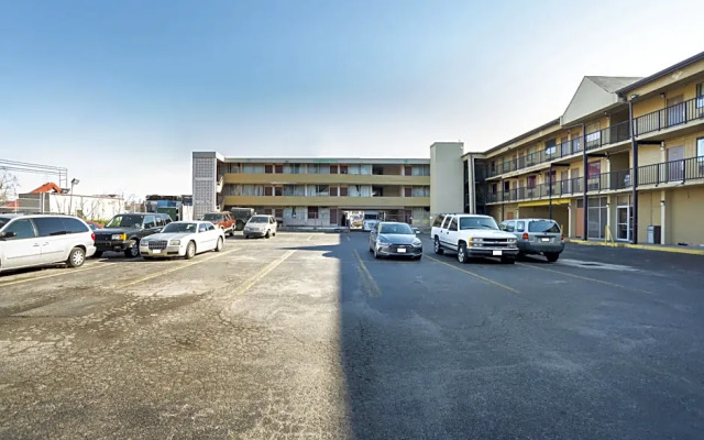 Oyo Hotel Baltimore Hwy 40